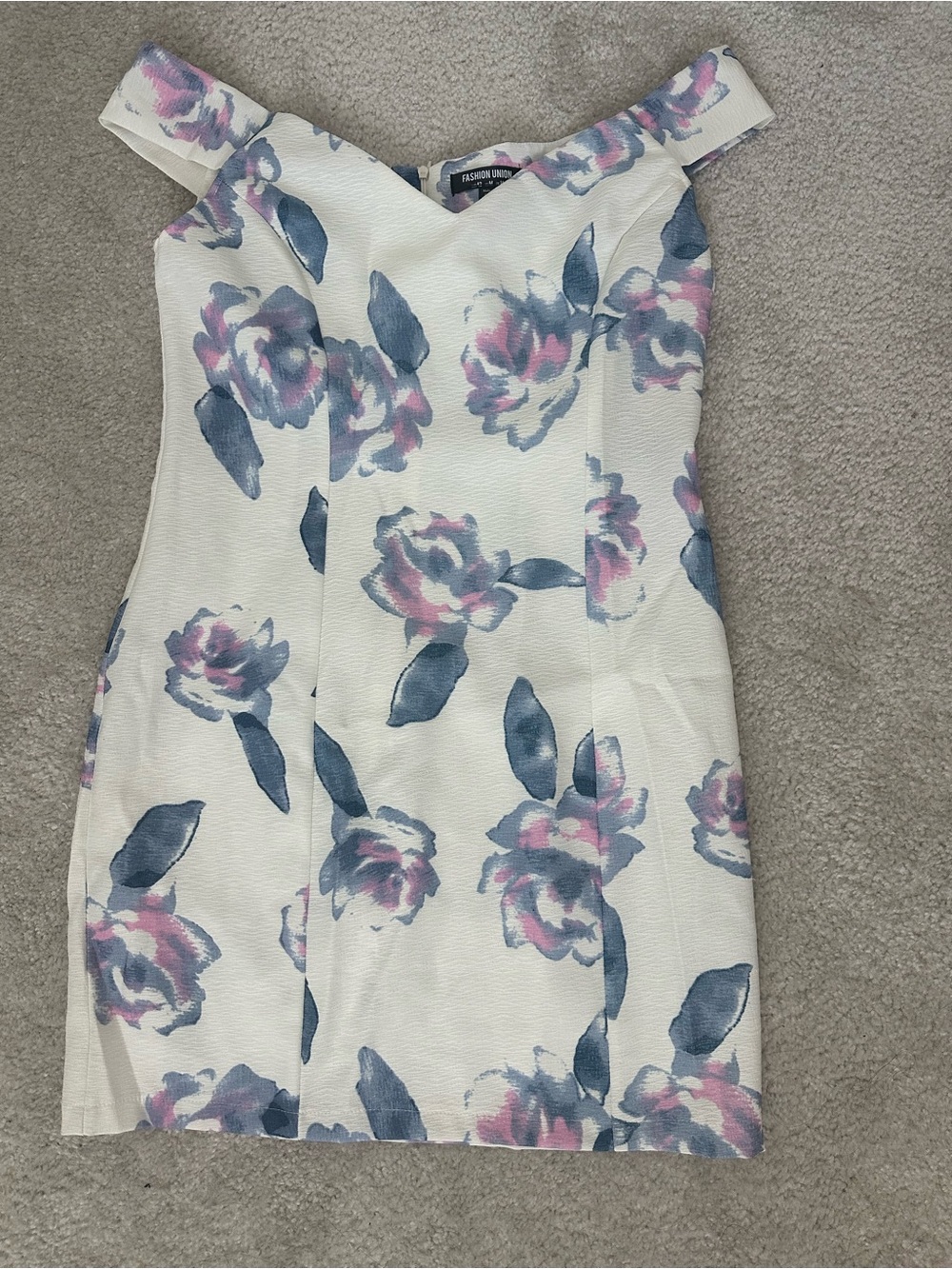 💗⭐️Fashion Union White Floral Off-Shoulder Mini Dress with Blue & Pink Blooms